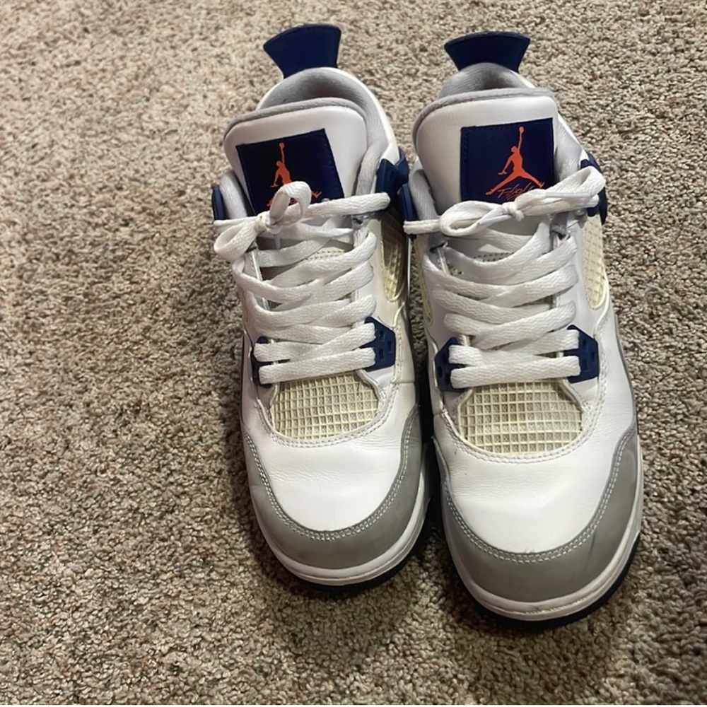 Jordan 4s